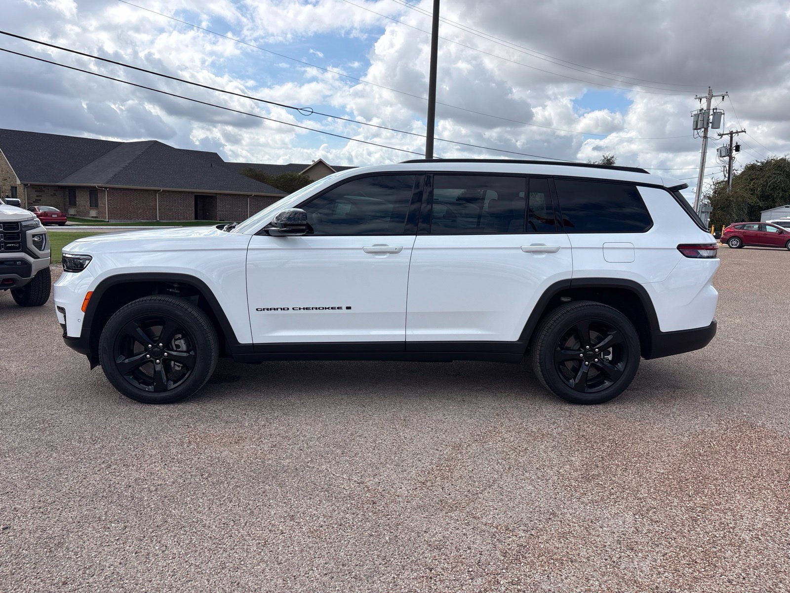 Used 2025 Jeep Grand Cherokee L Limited w/ Luxury Tech Group II AWD/4WD image 2