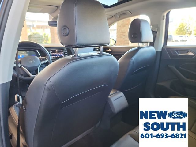 Used 2024 Volkswagen Jetta SE image 27