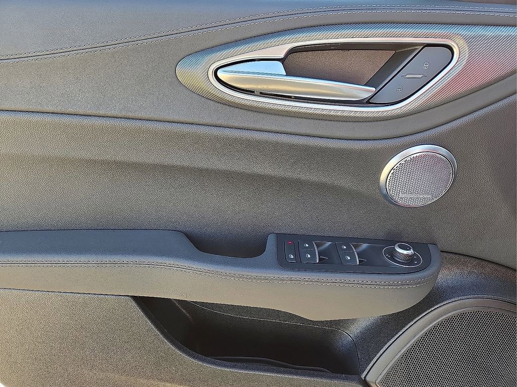 Used 2024 Alfa Romeo Giulia Veloce image 23