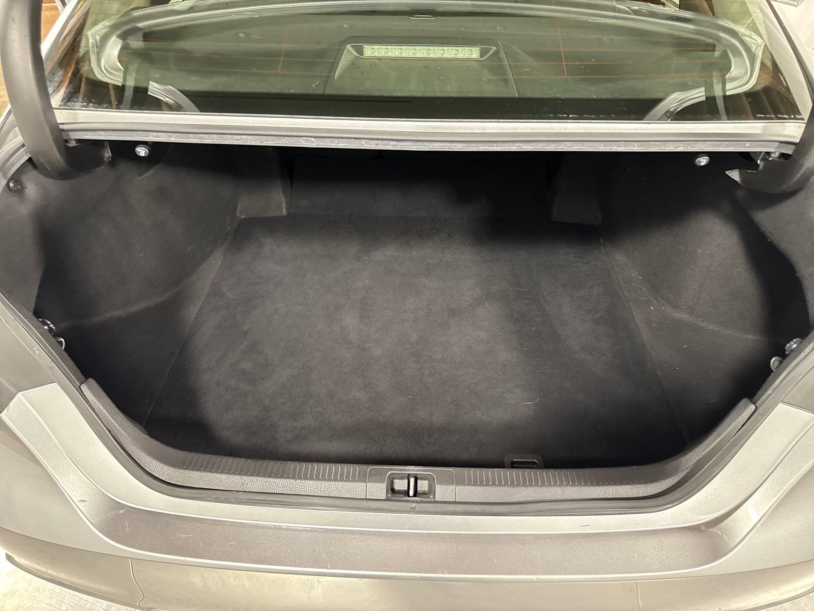Used 2018 Toyota Camry SE FWD image 37