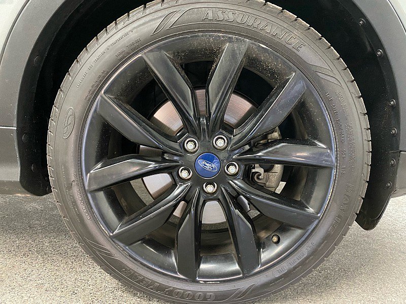 Used 2017 Ford Escape Titanium image 25