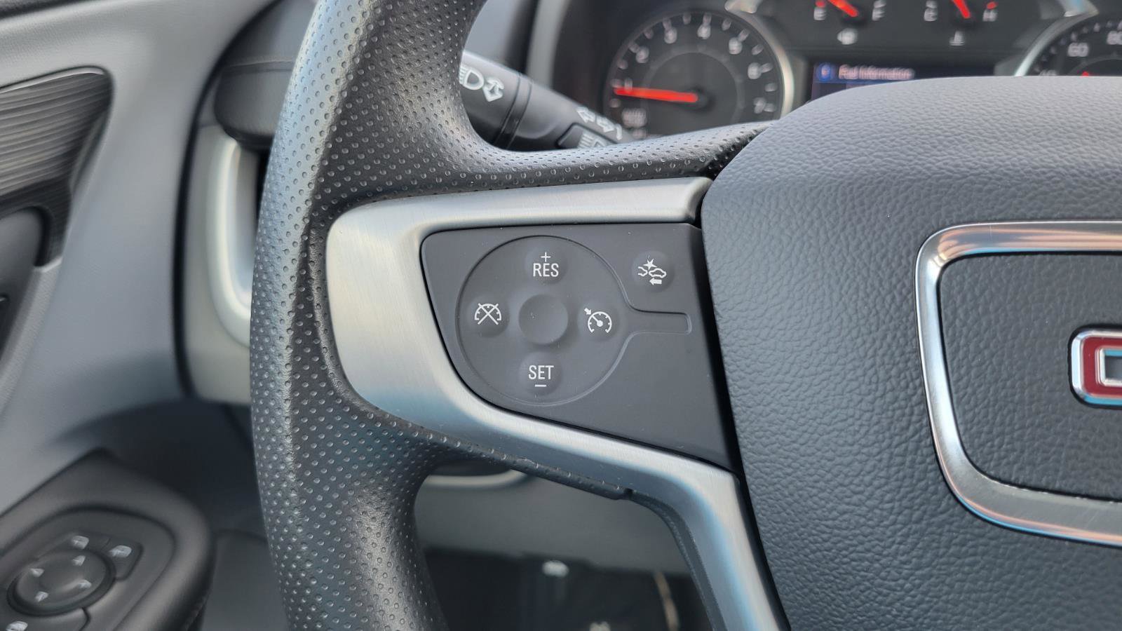 Used 2023 GMC Terrain SLE image 25