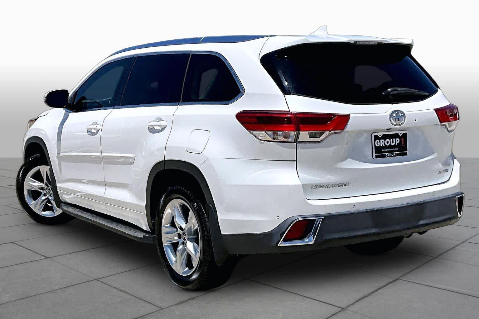 Used 2018 Toyota Highlander Limited FWD image 12