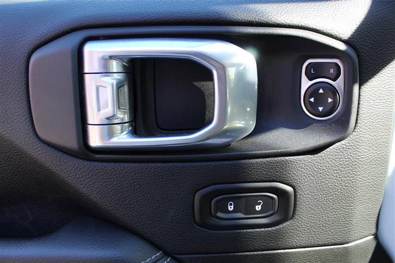 Used 2022 Jeep Gladiator Overland w/ Popular Equipment Package image 13