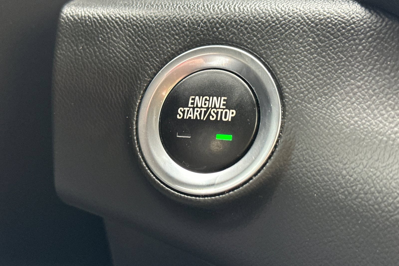 Certified 2022 GMC Terrain AT4 w/ Infotainment Package II AWD/4WD image 31
