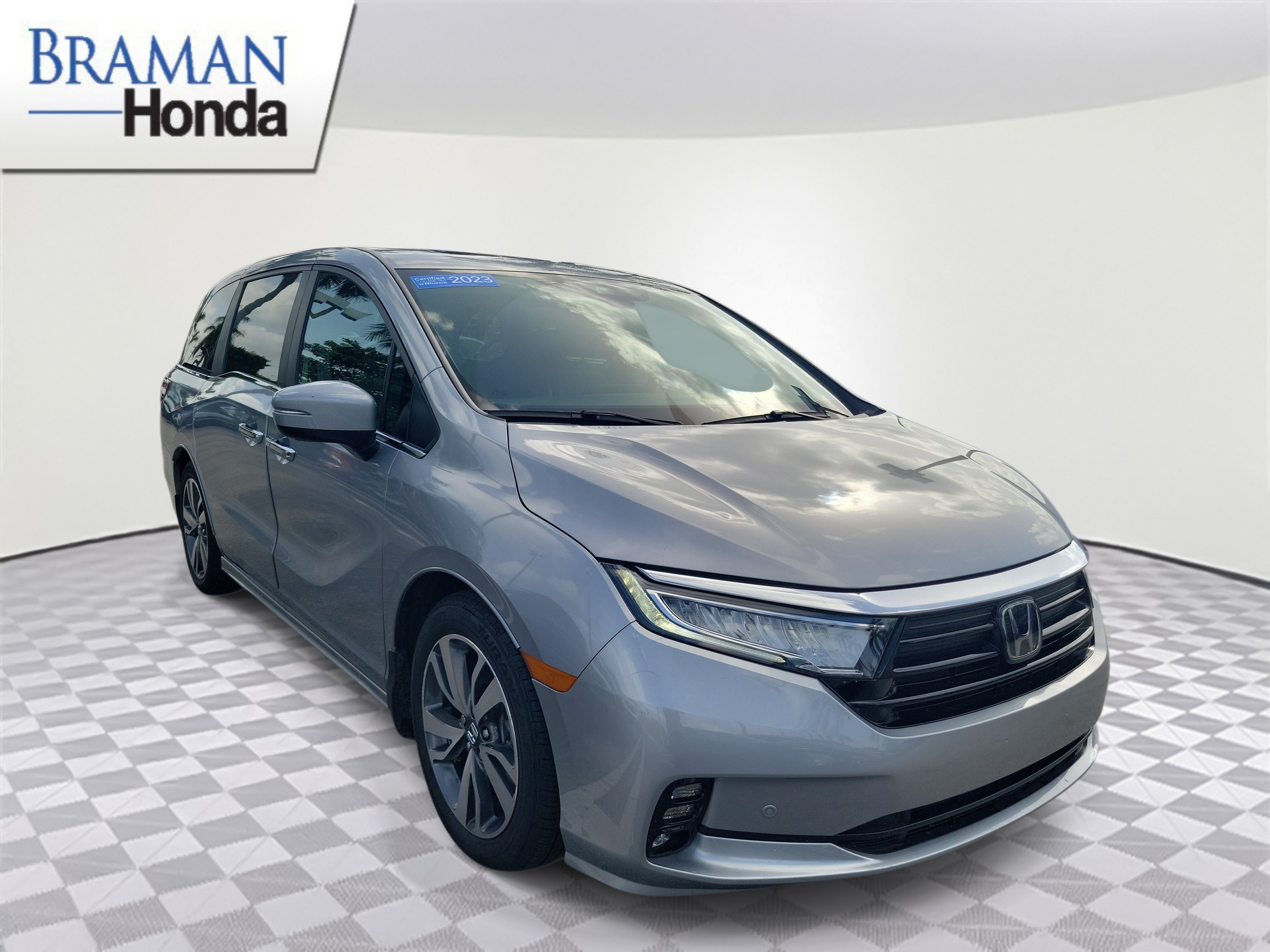 Certified 2023 Honda Odyssey Touring image 2