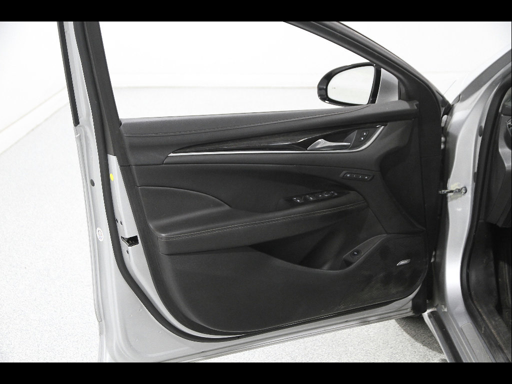 Used 2019 Buick LaCrosse Essence w/ Sun and Shade Package AWD/4WD image 4