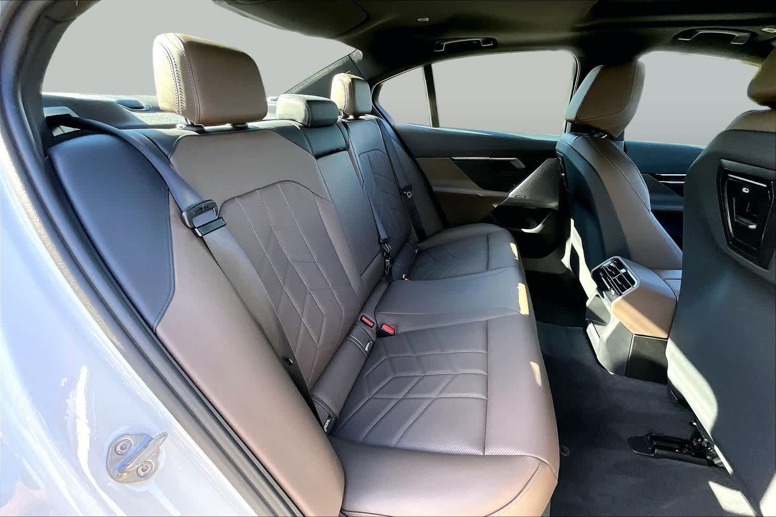 Certified 2024 BMW i5 eDrive40i w/ M Sport Package RWD image 19