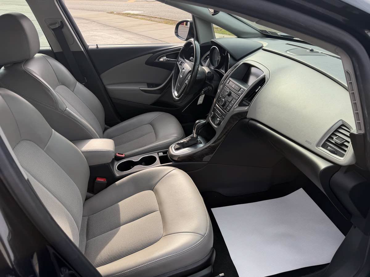 Used 2014 Buick Verano FWD image 17