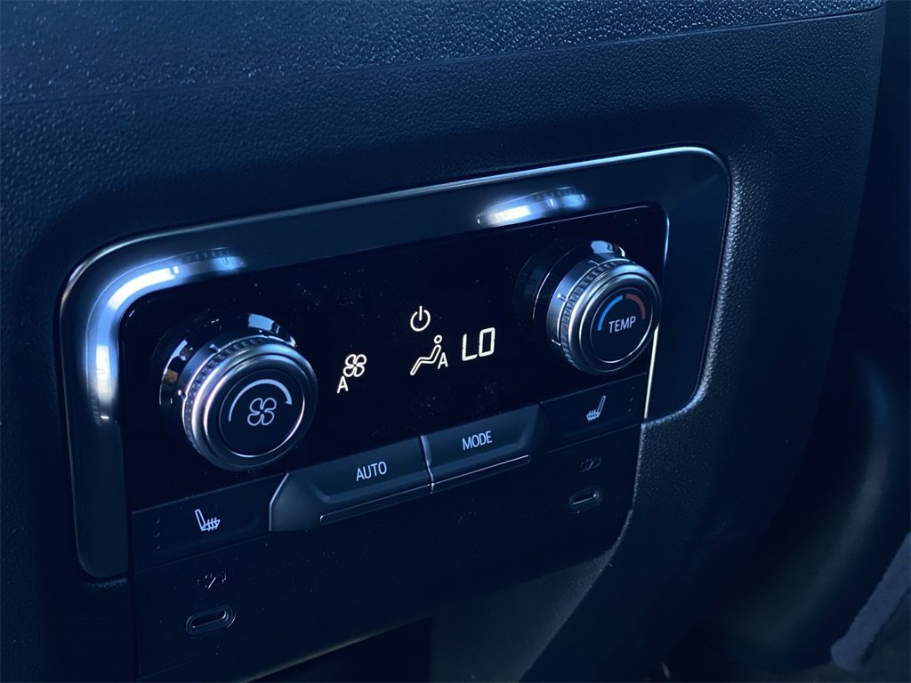 New 2026 GMC Yukon Elevation image 38