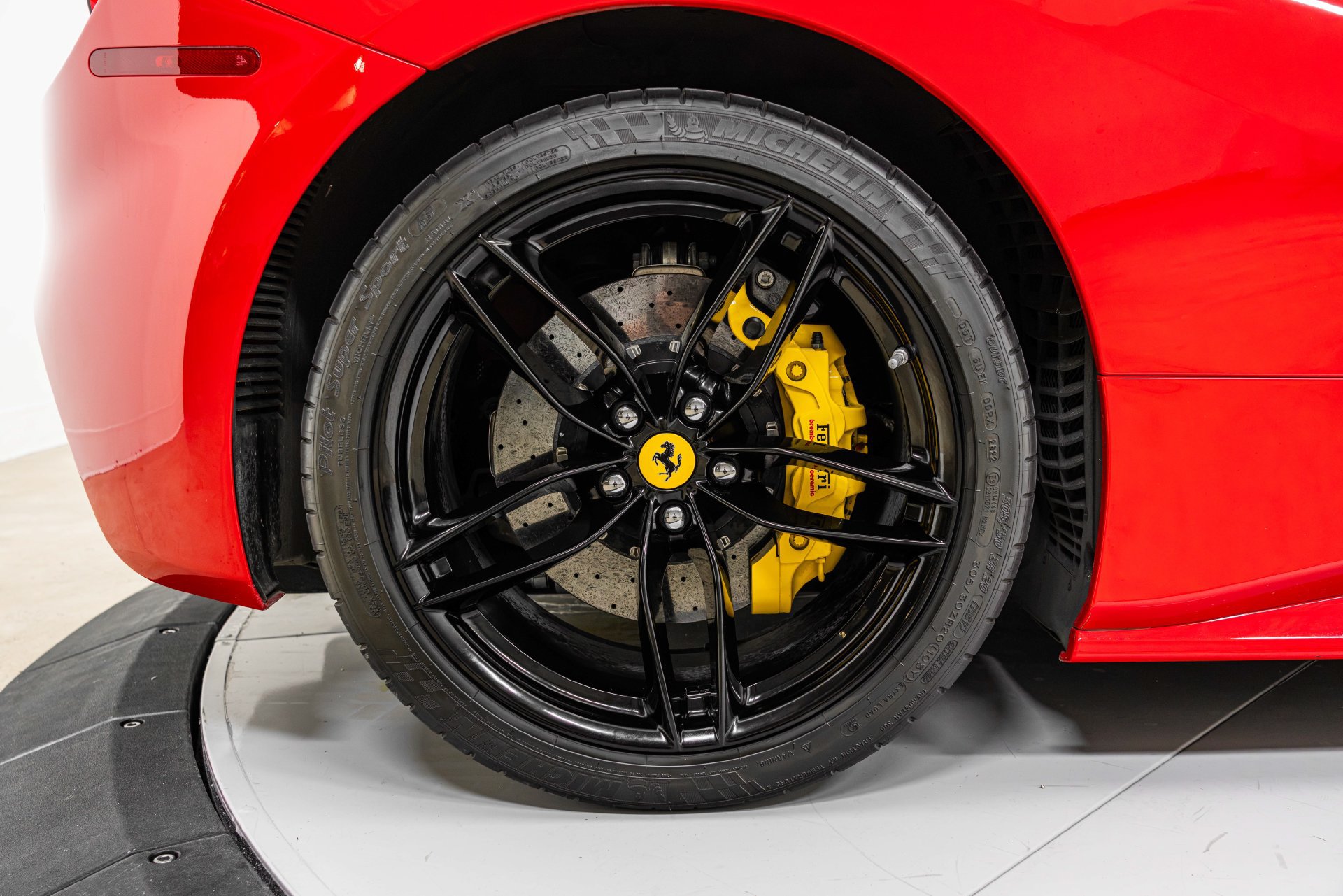 Certified 2017 Ferrari 488 Spider RWD image 17