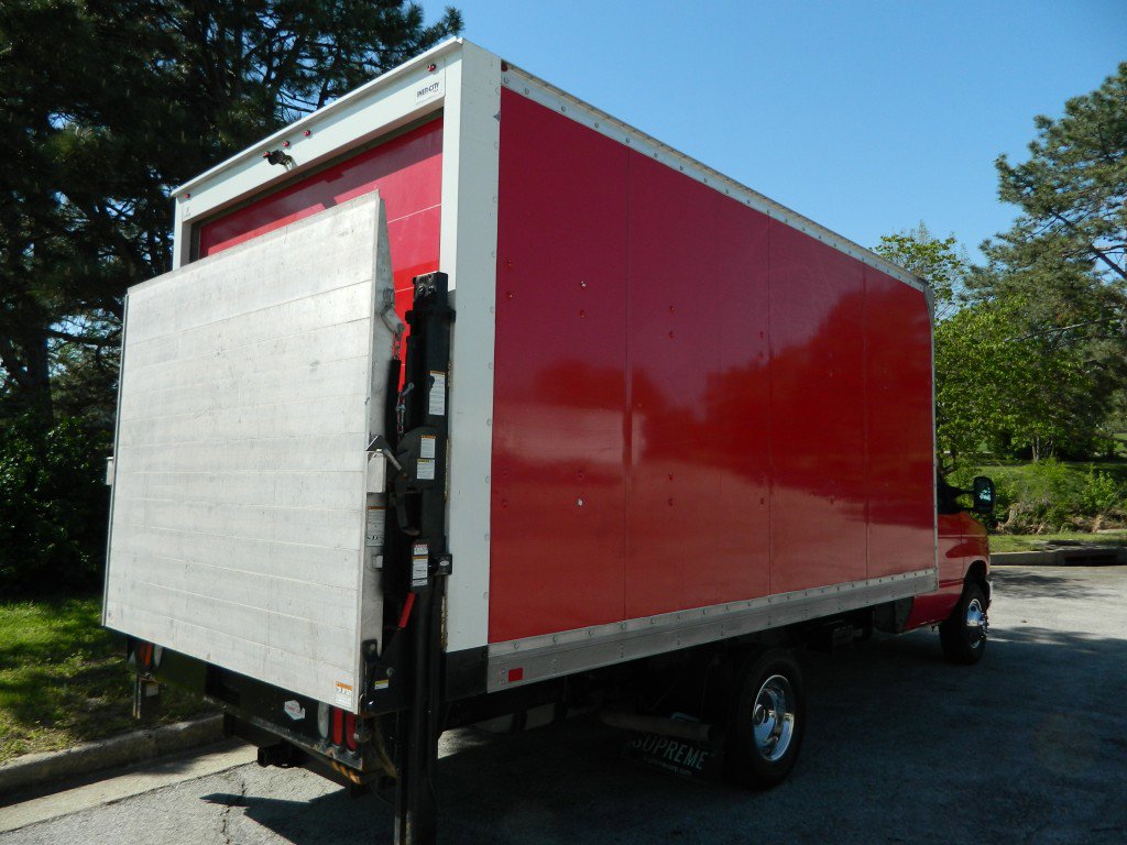 Used 2016 Ford E-450 and Econoline 450 Super Duty w/ Ambulance Prep Package RWD image 7
