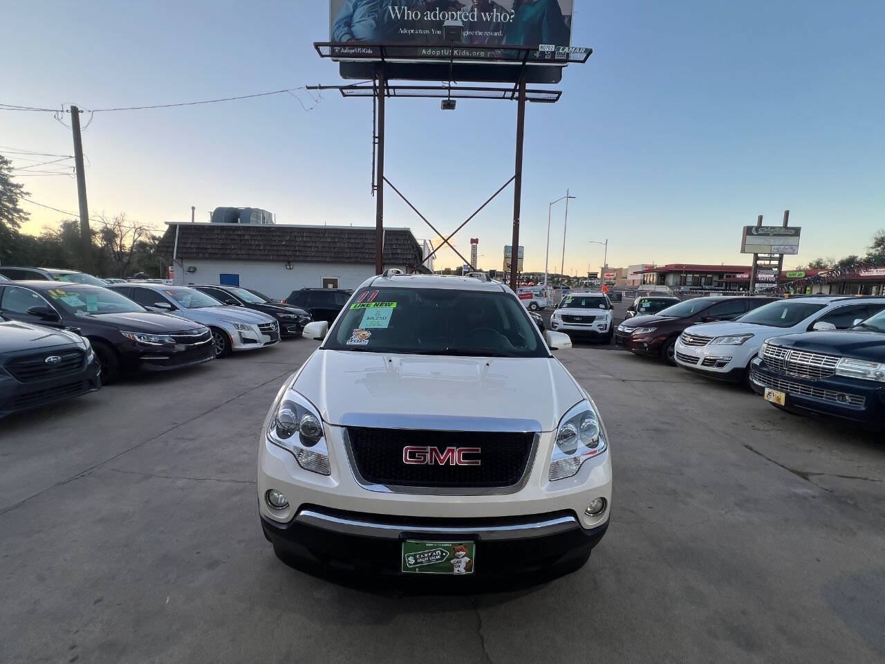 Used 2011 GMC Acadia Denali AWD/4WD image 2