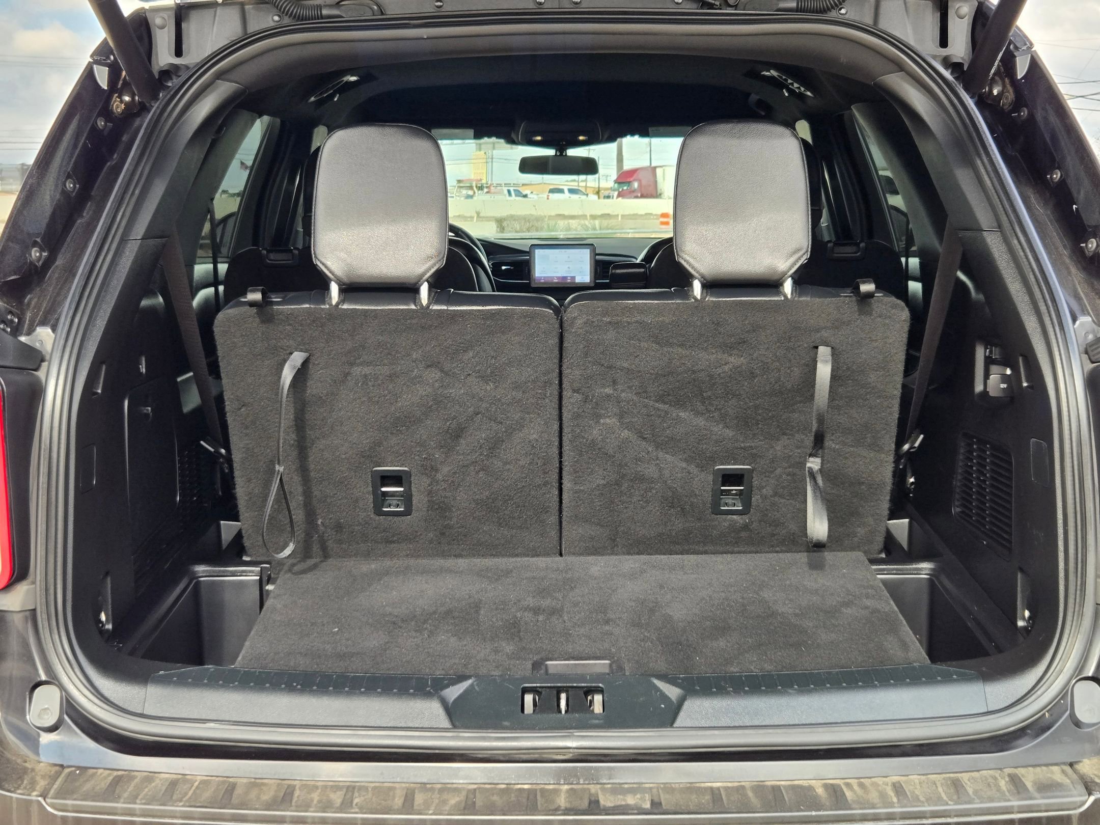 Used 2020 Ford Explorer XLT w/ Equipment Group 202A image 25