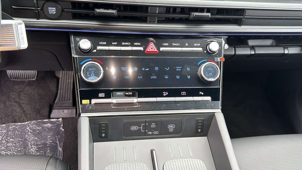 New 2026 Hyundai Santa Fe Calligraphy FWD image 32