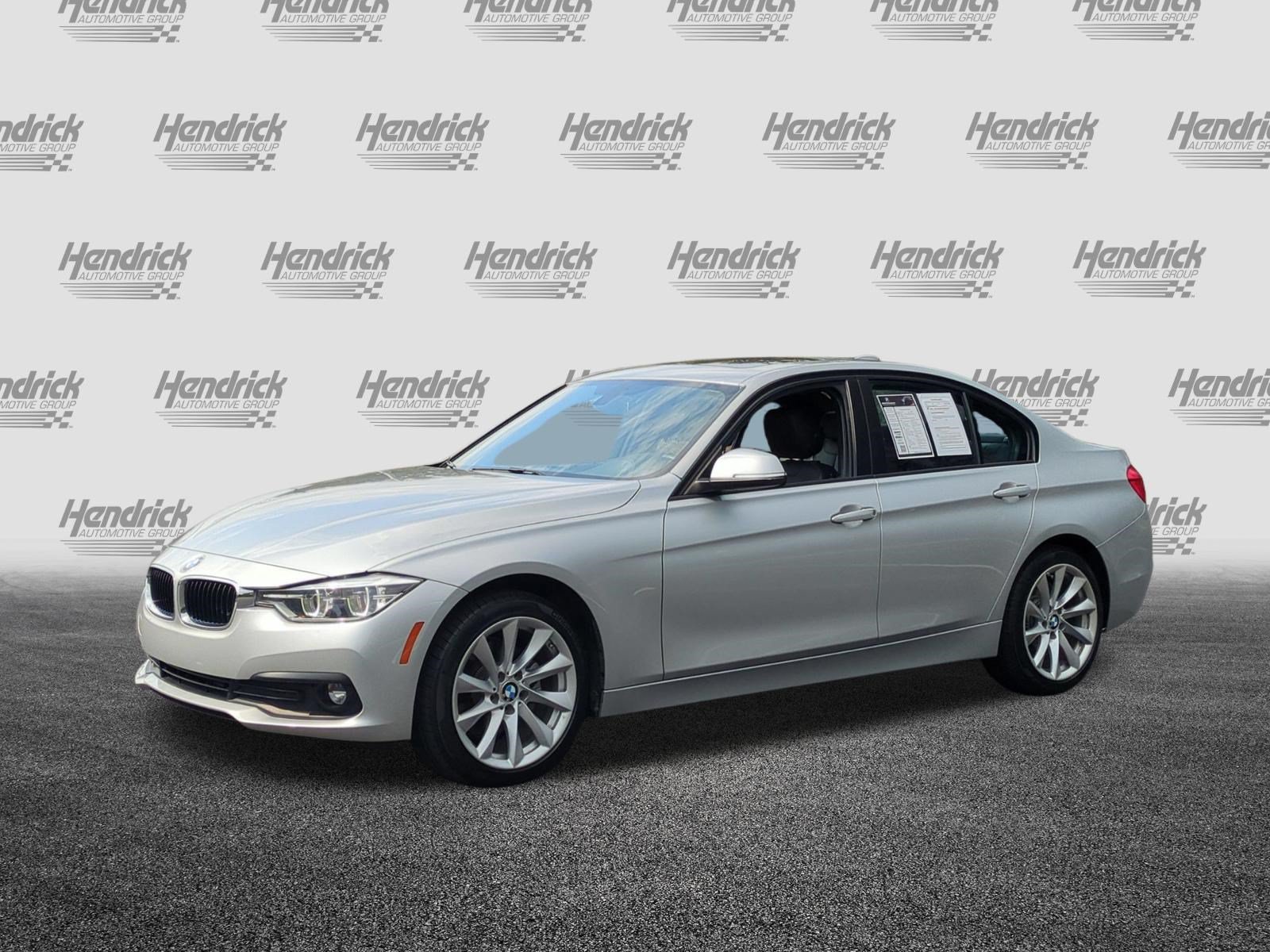 Used 2018 BMW 320i xDrive Sedan AWD/4WD image 5
