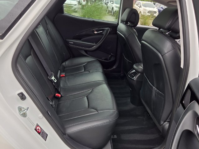 Used 2017 Hyundai Azera Limited FWD image 16