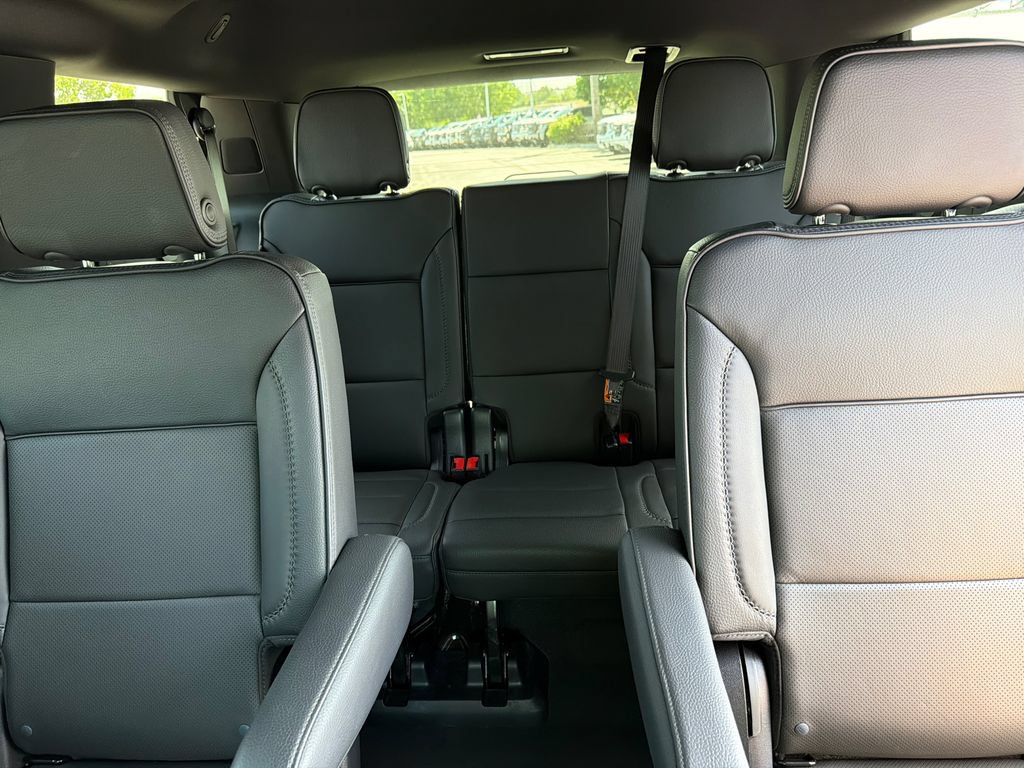 Used 2025 GMC Yukon Denali AWD/4WD image 19