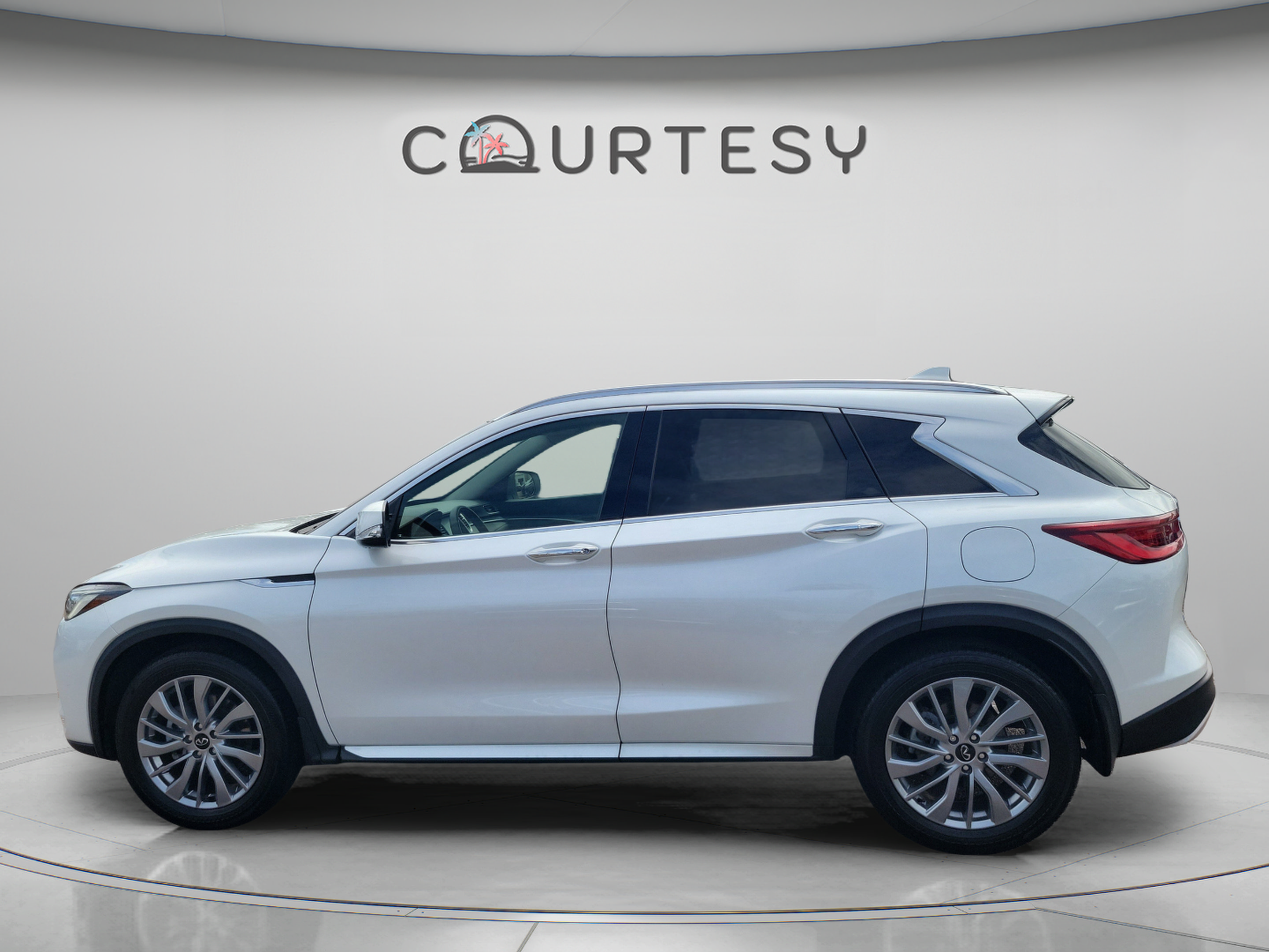 Certified 2025 INFINITI QX50 Luxe AWD/4WD image 2