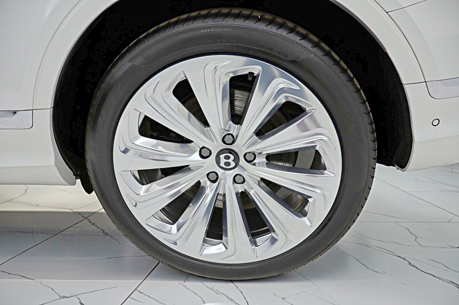 Used 2024 Bentley Bentayga image 56