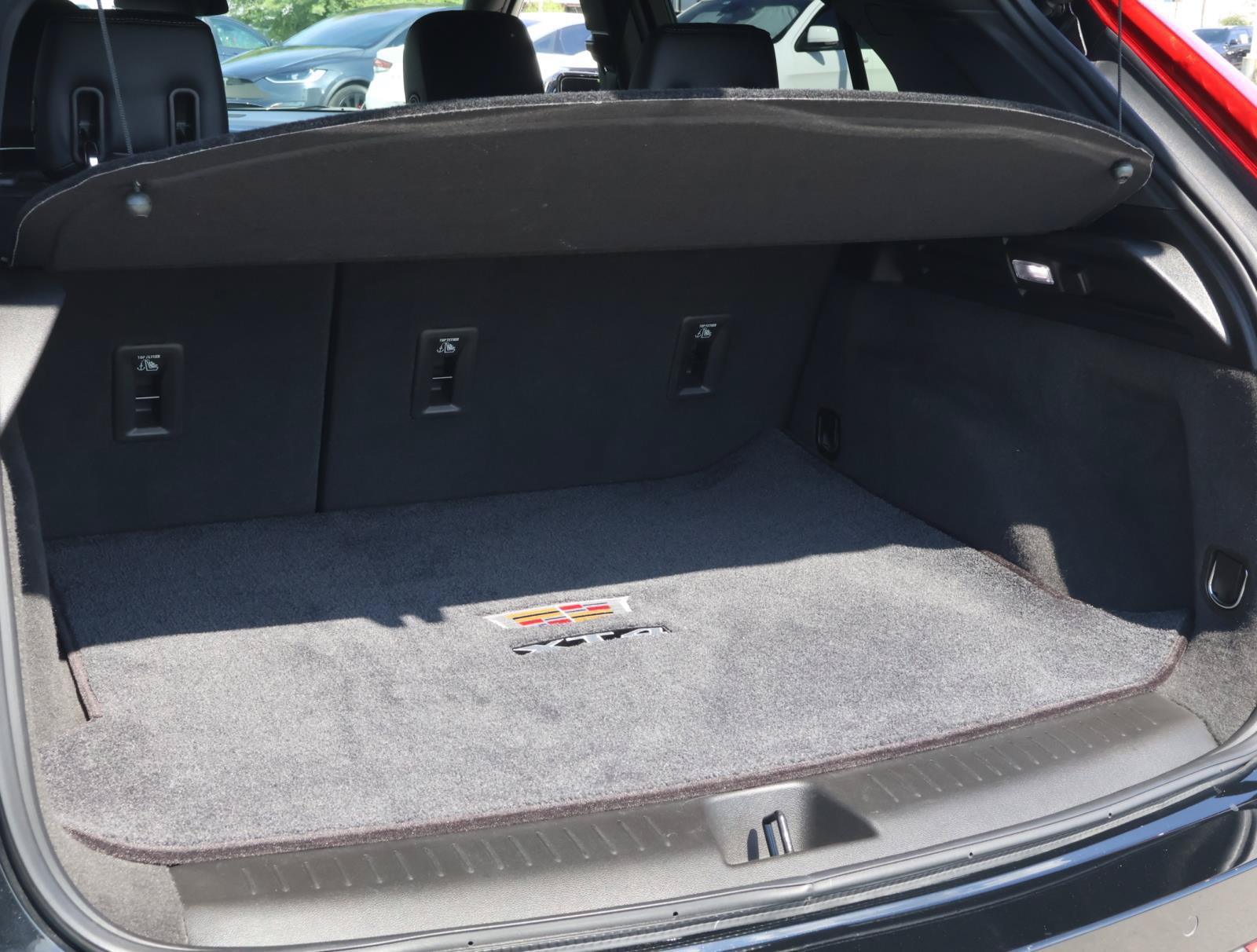 Used 2023 Cadillac XT4 Luxury w/ Cold Weather Package FWD image 26