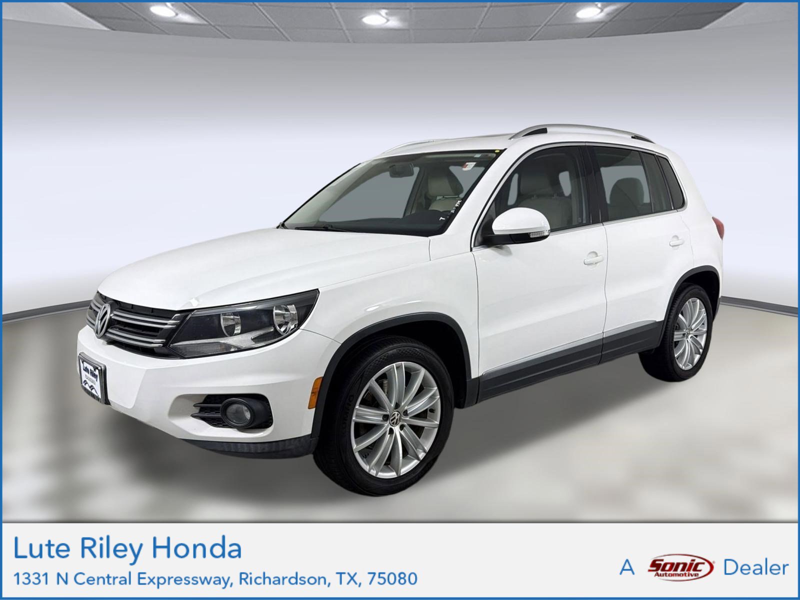 Used 2012 Volkswagen Tiguan SE FWD image 1