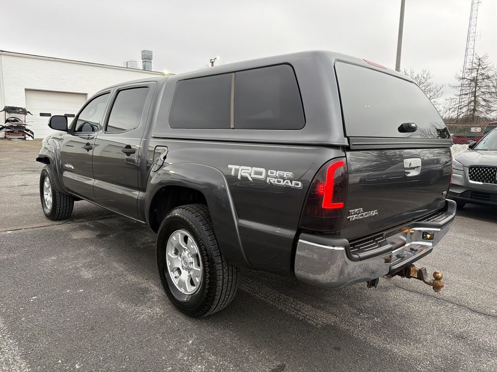 Used 2015 Toyota Tacoma 4x4 Double Cab w/ TRD Off-Road Package image 3