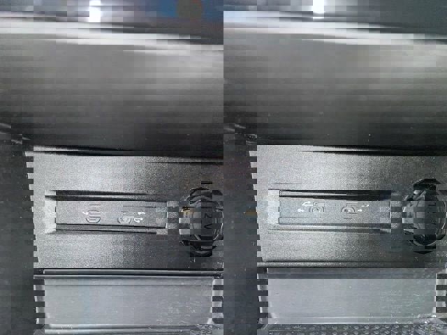 Certified 2023 Volkswagen Taos SE w/ Panoramic Sunroof Package image 21