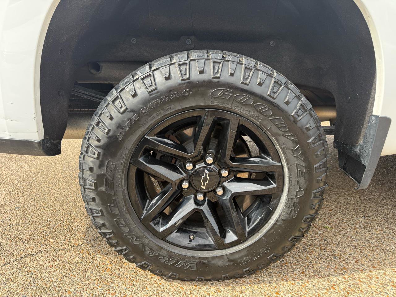 Used 2021 Chevrolet Silverado 1500 LT Trail Boss w/ Convenience Package II image 6