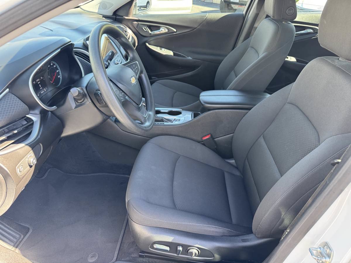 Used 2025 Chevrolet Malibu LT FWD image 26