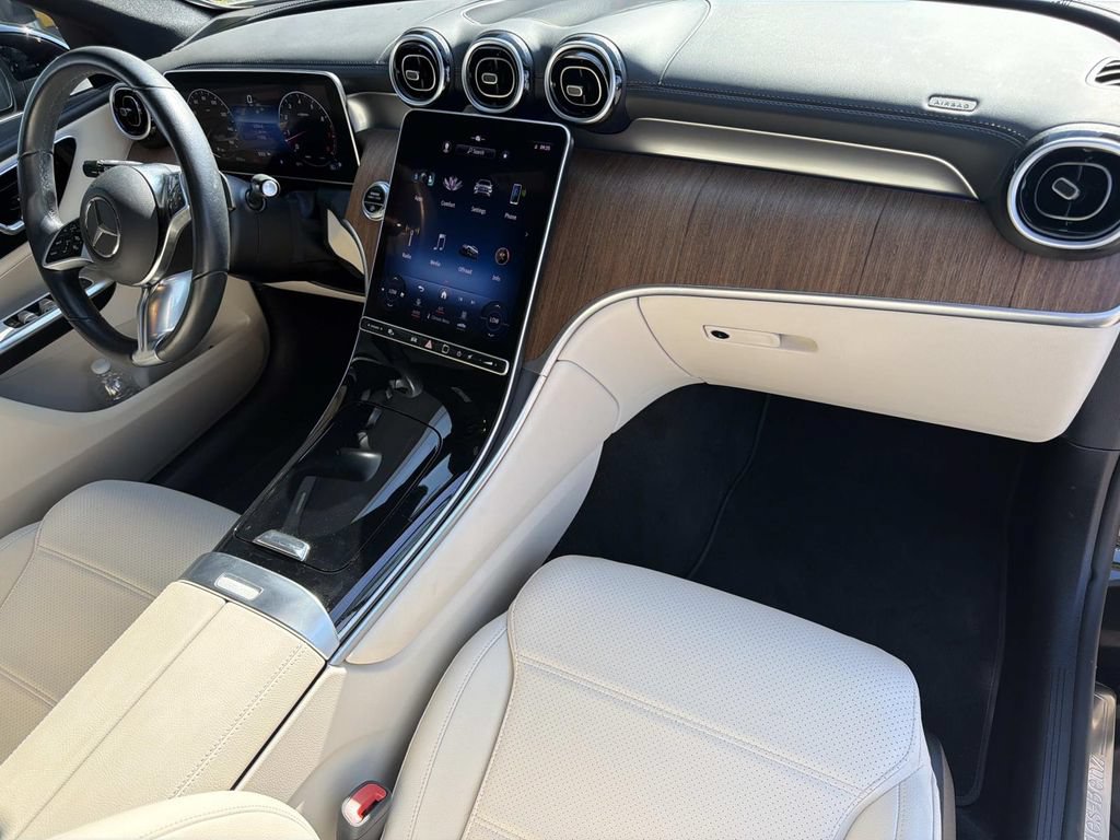 Used 2024 Mercedes-Benz GLC 300 4MATIC image 13