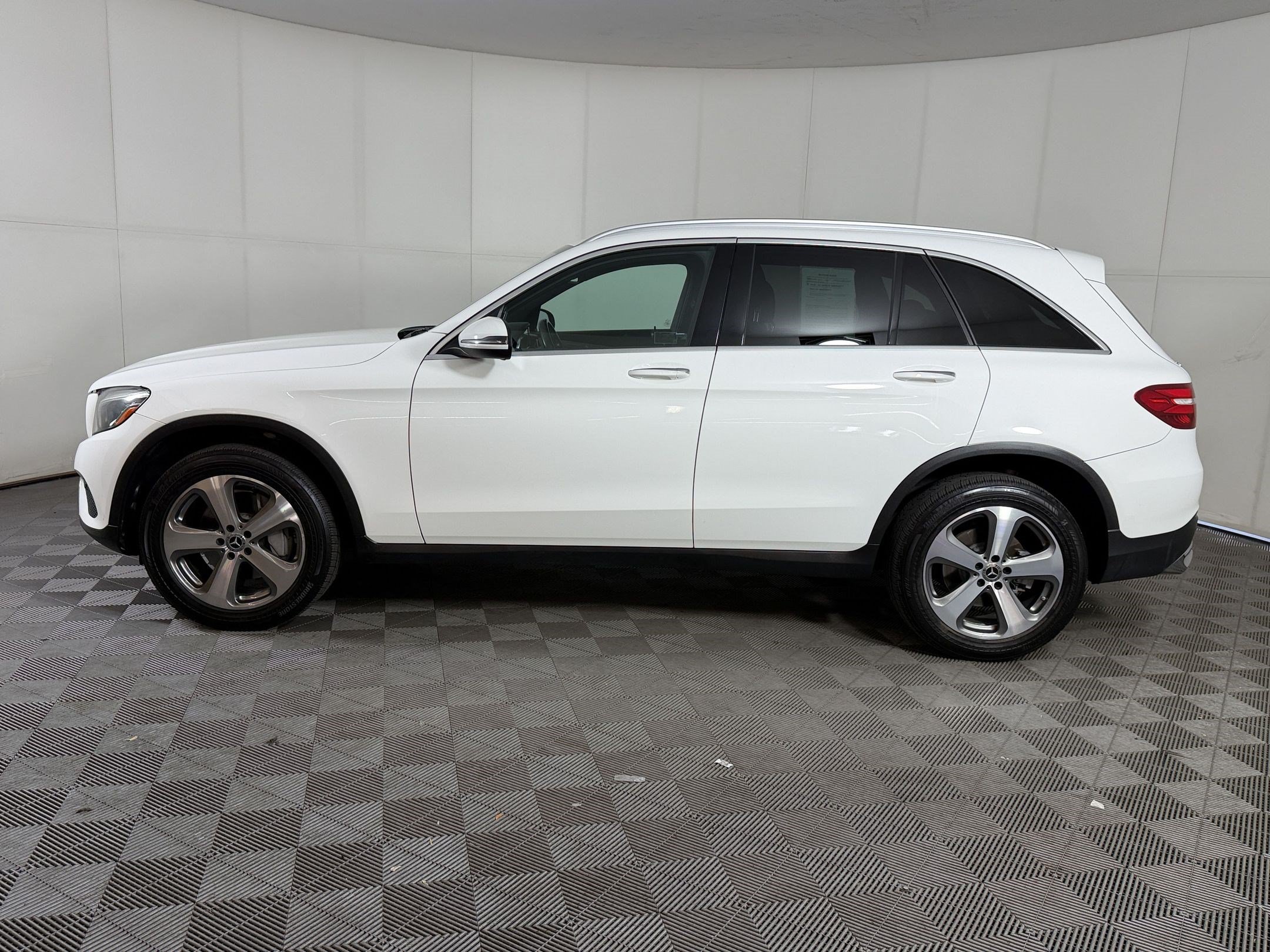 Certified 2019 Mercedes-Benz GLC 300 4MATIC image 2