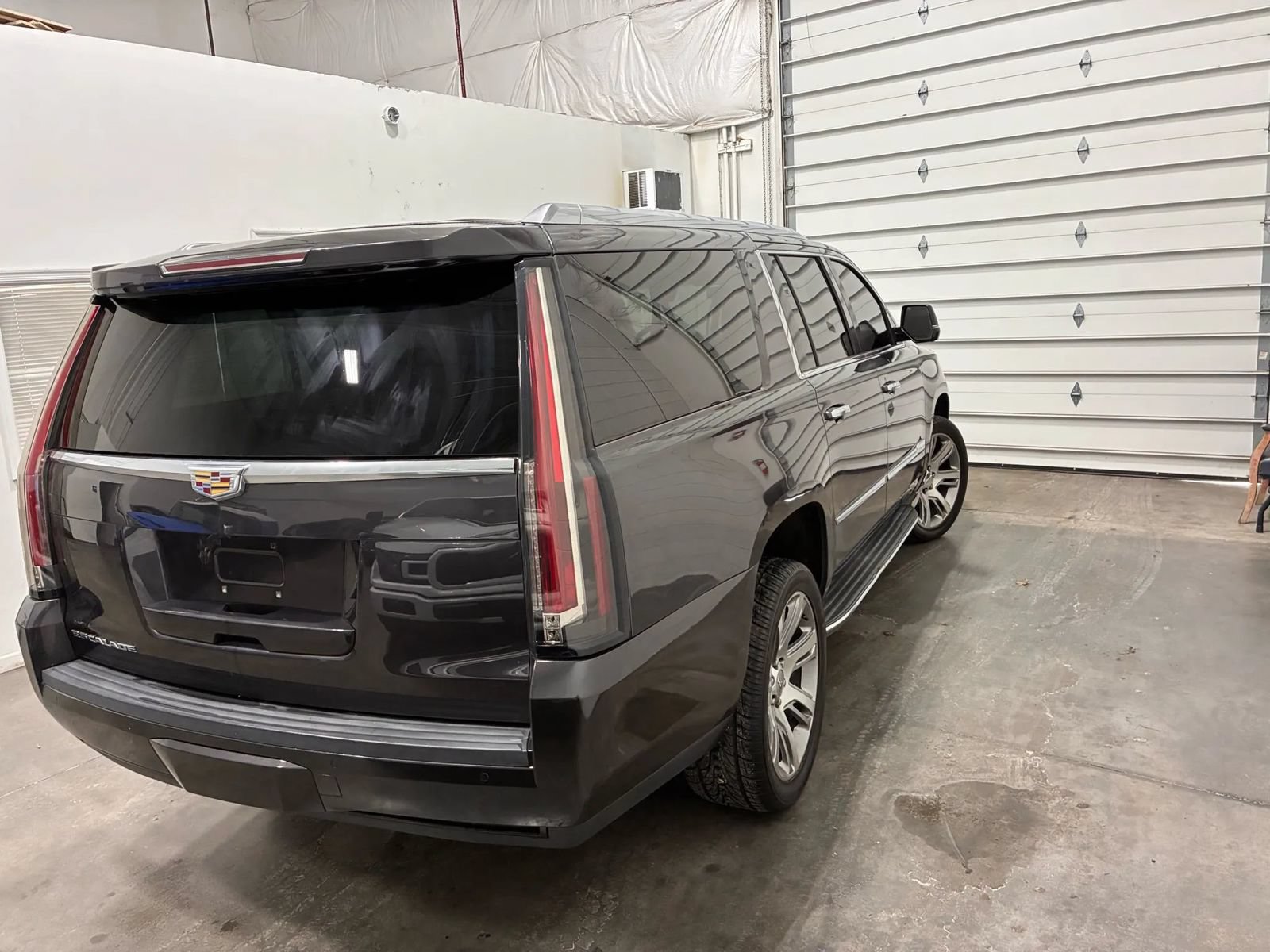 Used 2015 Cadillac Escalade ESV Luxury AWD/4WD image 11