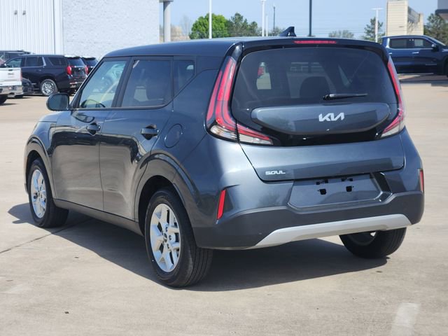 Used 2025 Kia Soul LX FWD image 5