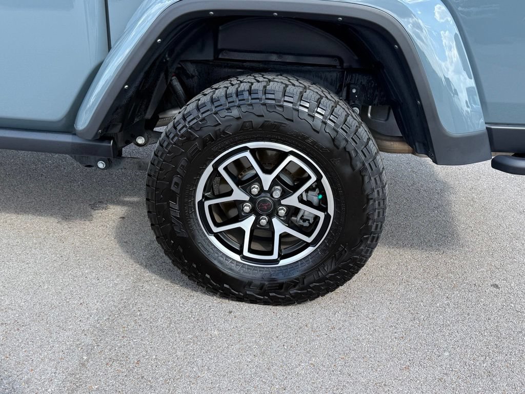 Used 2025 Jeep Gladiator Rubicon AWD/4WD image 40