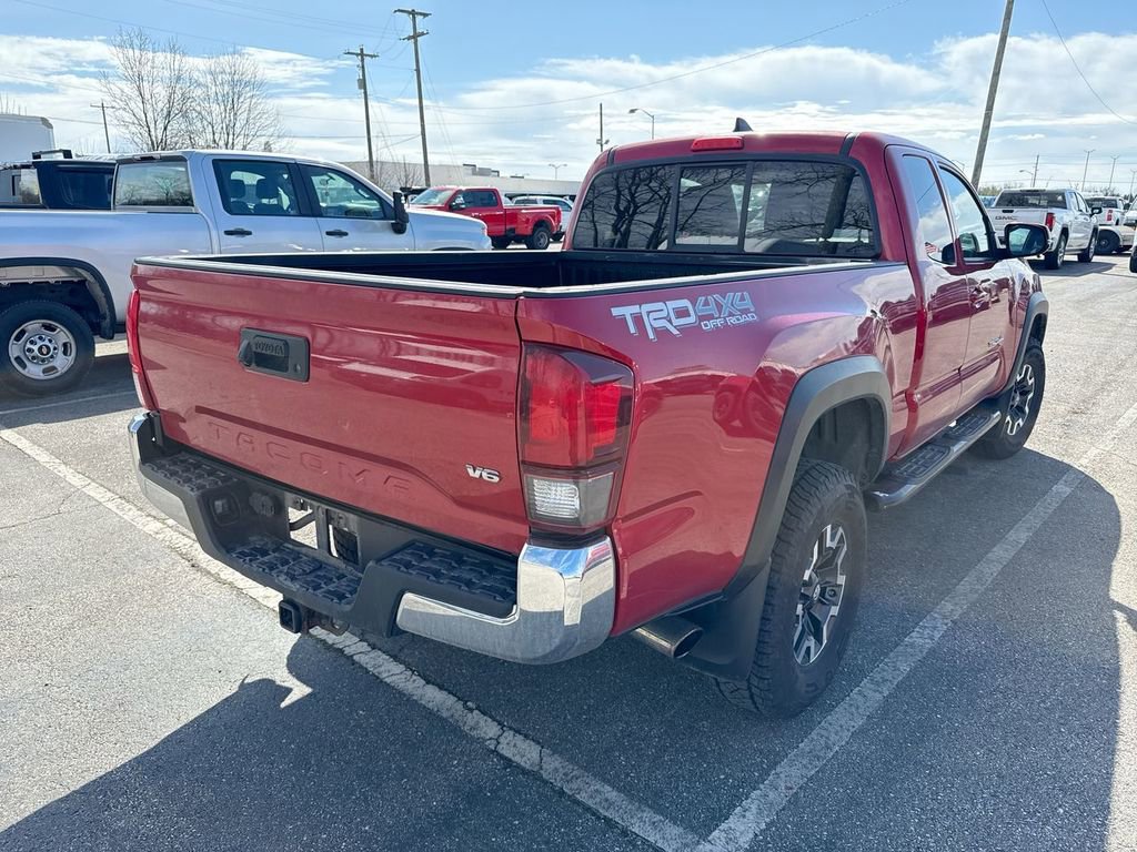 Used 2018 Toyota Tacoma TRD Off-Road image 4