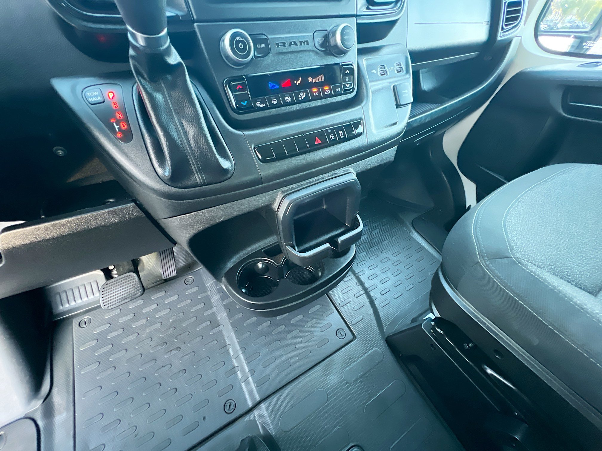 Used 2022 RAM ProMaster 2500 w/ Convenience Group image 25