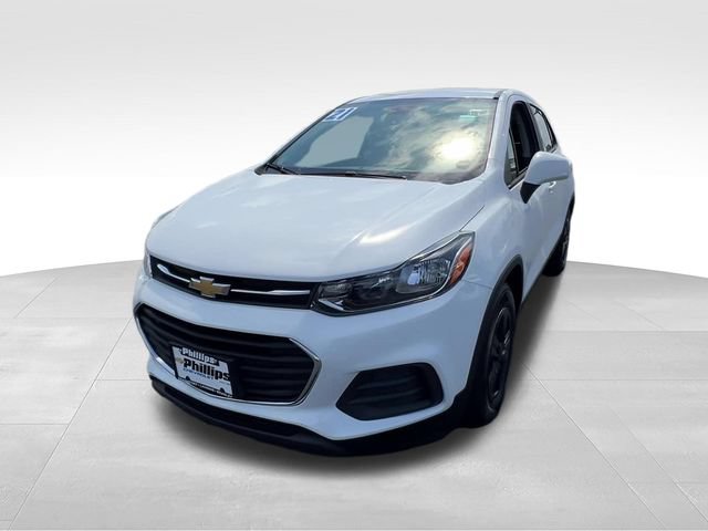 Used 2021 Chevrolet Trax LS w/ Tint and Cruise Package FWD video 2