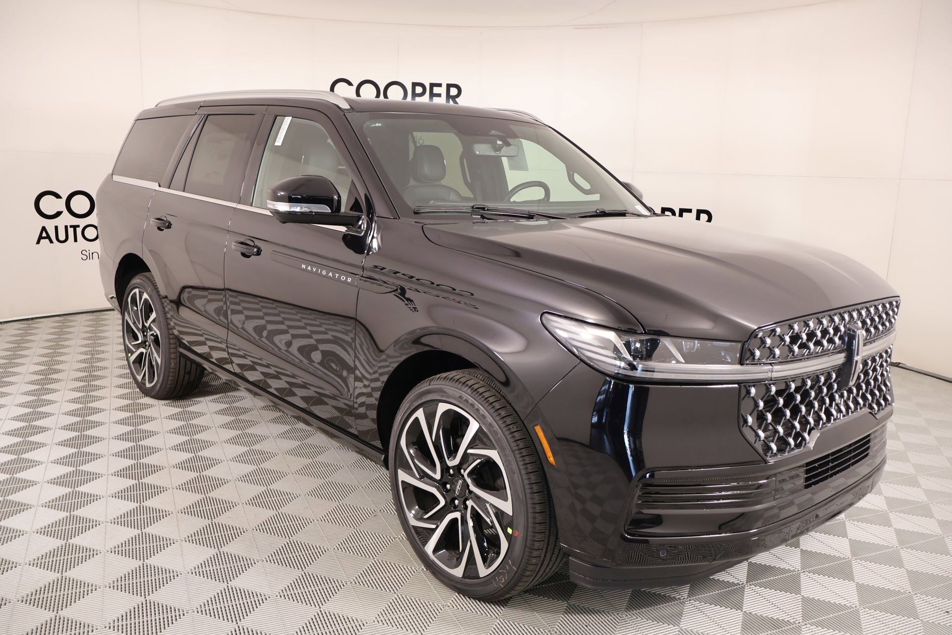 New 2026 Lincoln Navigator Black Label AWD/4WD image 1