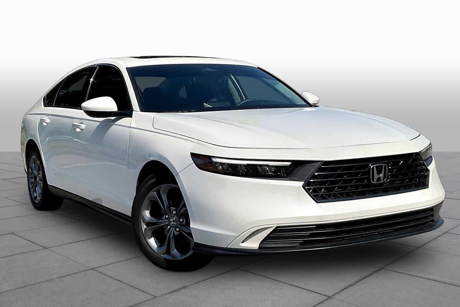 Used 2023 Honda Accord EX image 3