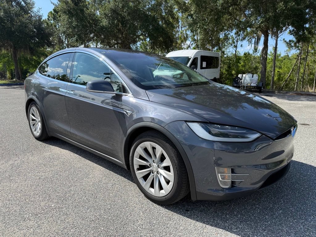 Used 2018 Tesla Model X 75D AWD/4WD image 3
