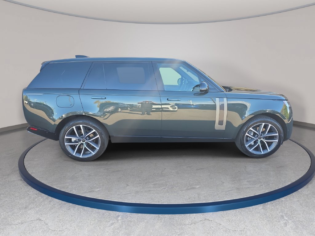 New 2027 Land Rover Range Rover Long Wheelbase SE AWD/4WD image 4