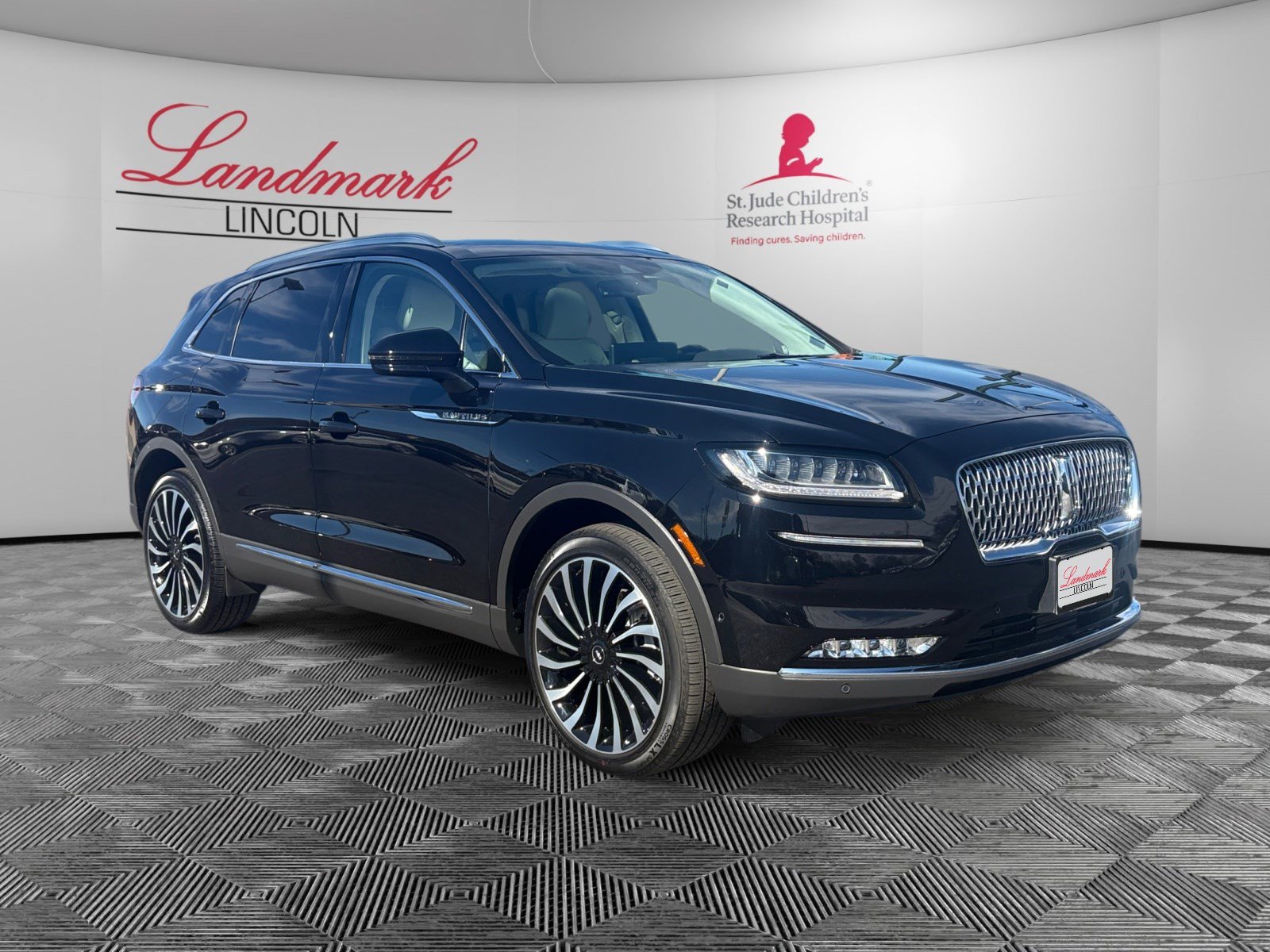 Certified 2023 Lincoln Nautilus Black Label w/ Class II Trailer Tow Package image 7