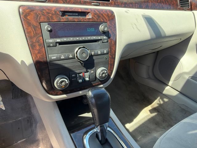 Used 2014 Chevrolet Impala LT w/ LT Sunroof Package FWD image 18
