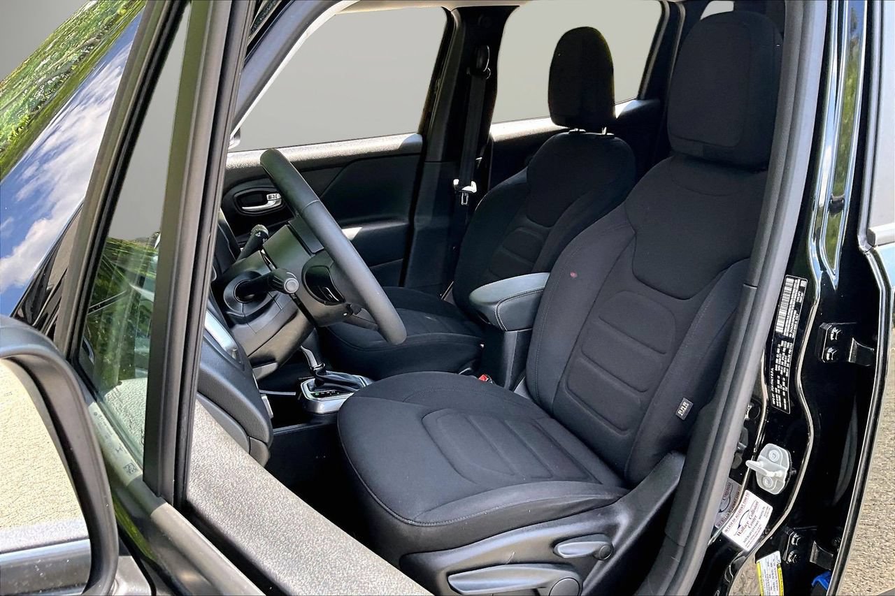 Certified 2022 Jeep Renegade Latitude AWD/4WD image 21