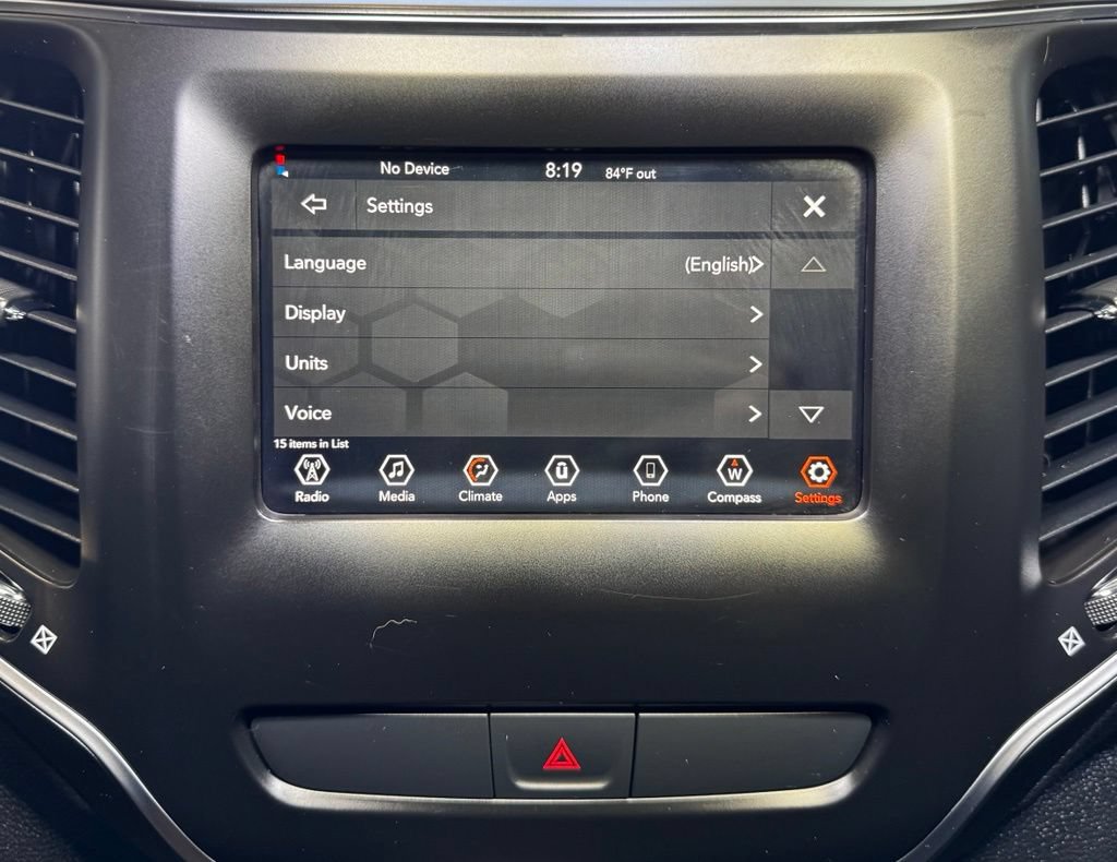 Used 2019 Jeep Cherokee Latitude w/ Popular Appearance Group AWD/4WD image 30