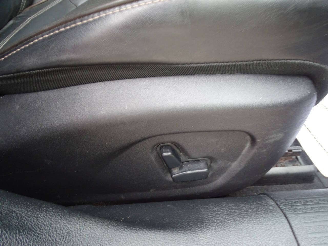 Used 2016 Chrysler 200 C w/ Premium Group FWD image 40