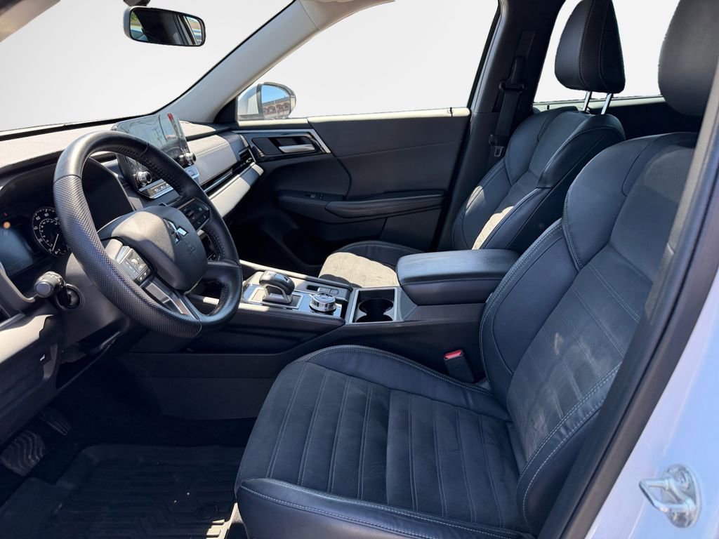 Used 2023 Mitsubishi Outlander SE AWD/4WD image 12