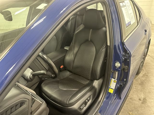 Used 2023 Toyota Camry XSE FWD image 13