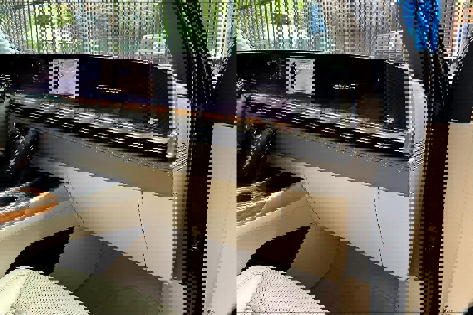 Used 2025 Cadillac Escalade Sport Platinum image 18